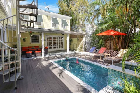 Knowles House/Free onsite parking/Close to Duval