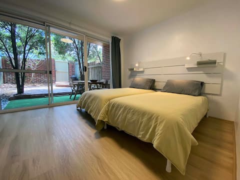 Top performing Airbnb: Your Oasis in East Perth! in Perth