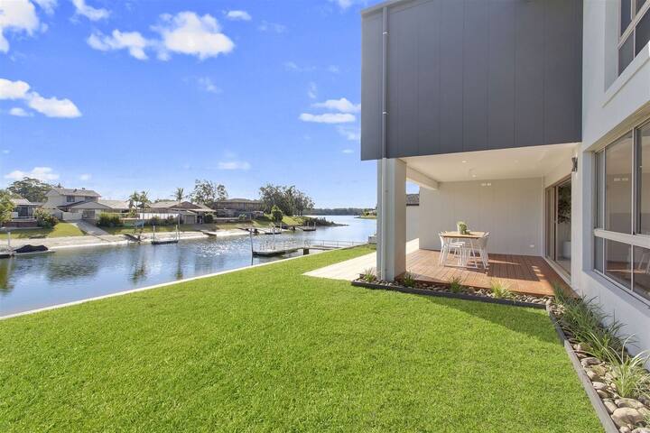 Buena Vista Waterfront Canal View gallery image 4