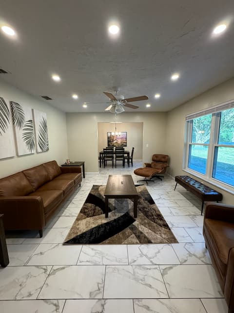 Successful Airbnb property: Private Florida Oasis in Campbell
