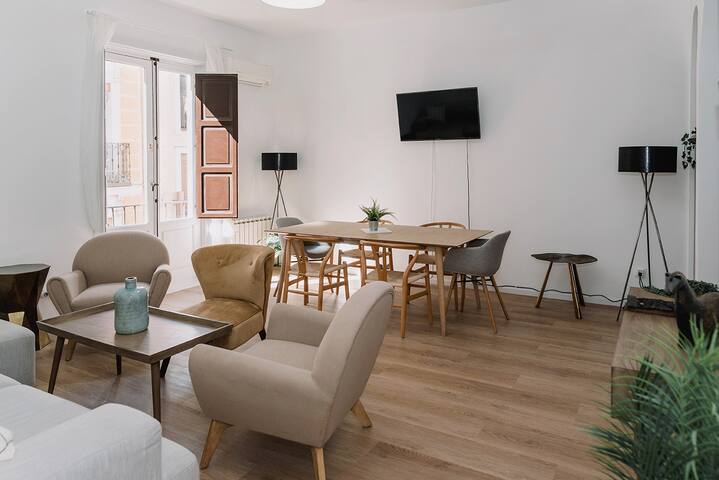 Great three-bedroom in Malasaña gallery image 5