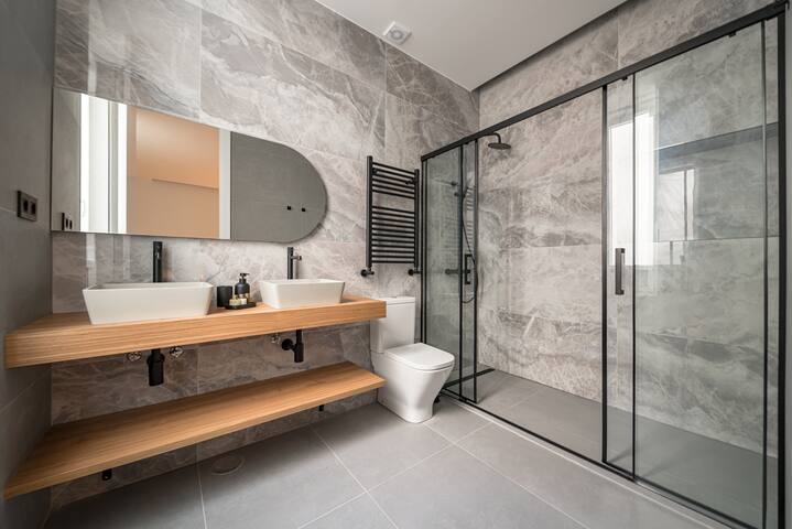 Centro XX 5BR 6BH gallery image 5