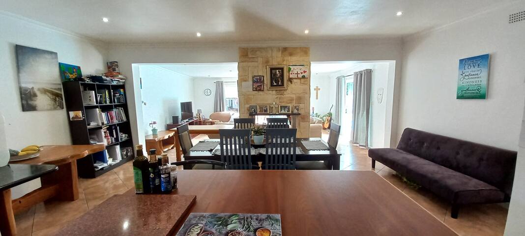 Home in Somerset West, Cape Town gallery image 4