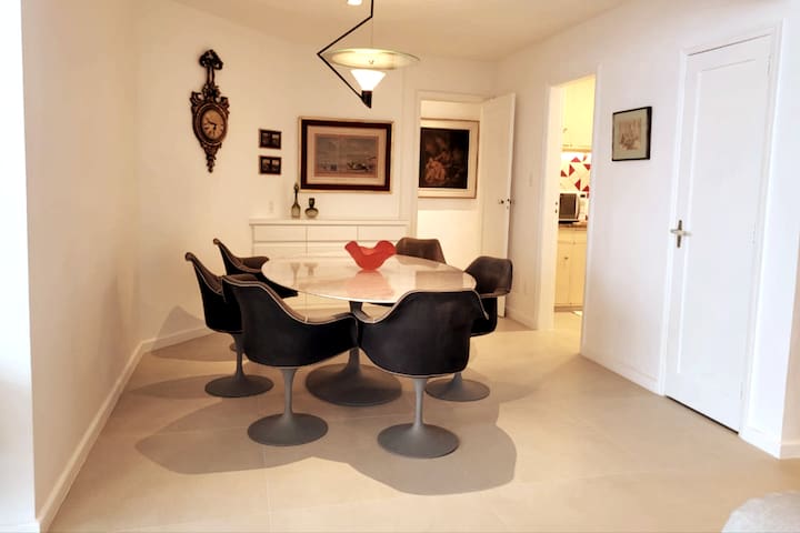 Copacabana espetacular, de frente pro mar! gallery image 4