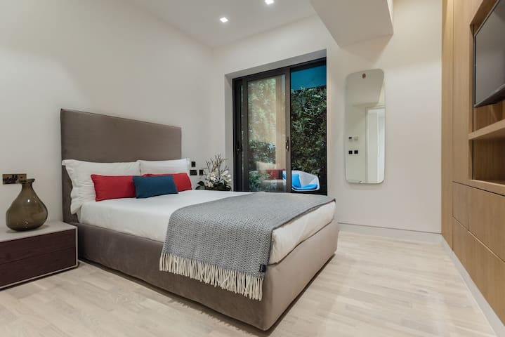 Tranquil 3 Bedroom a few steps from Covent Garden gallery image 4