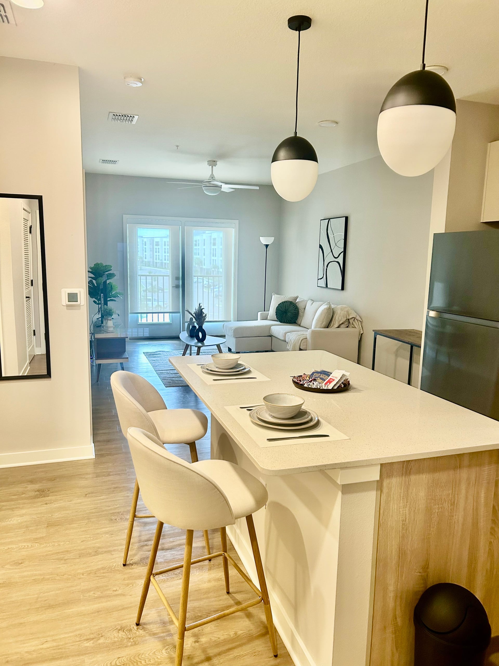 Cozy Modern 1 Bedroom Apartment