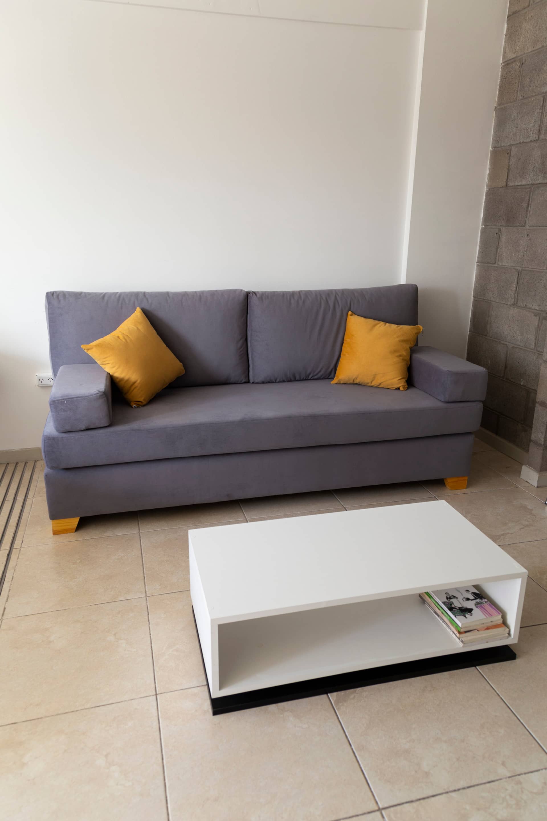 Spacious environment divisible into 2, with pool