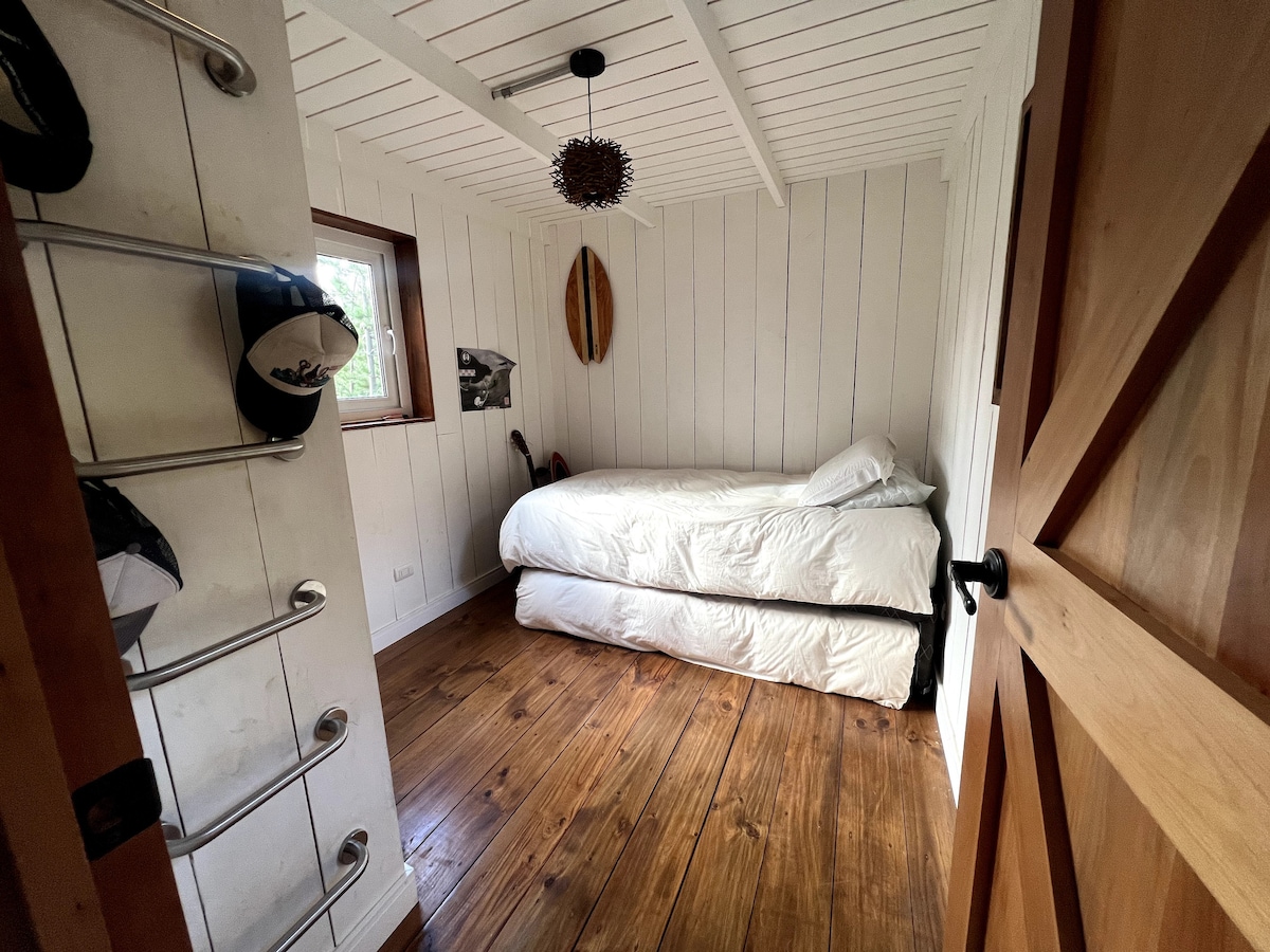 Dhoma e gjumit 3 - Krevat foleje