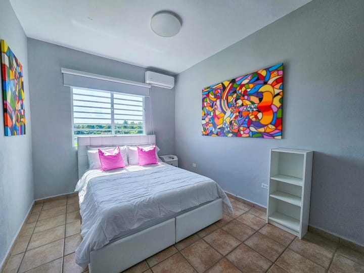 Chambre n ° 2 avec lit queen size pour 2 personnes