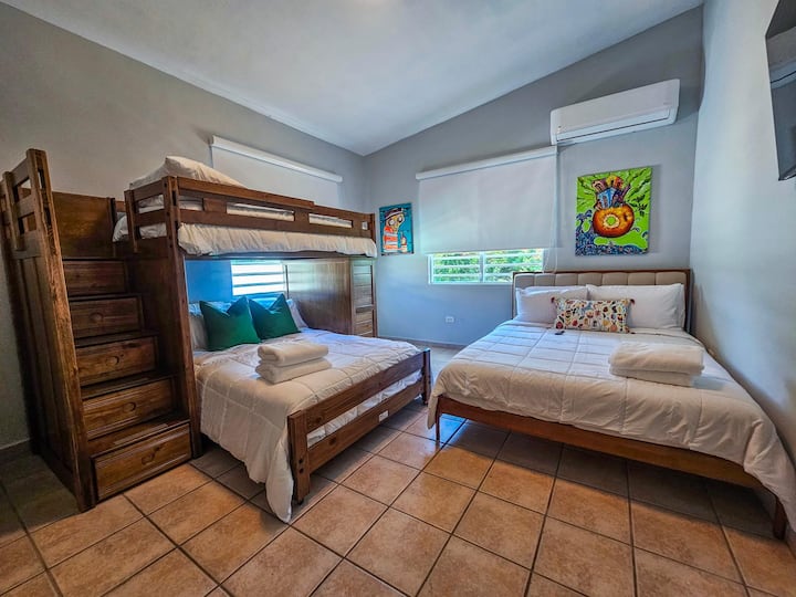Chambre n ° 4 pour 5 voyageurs.