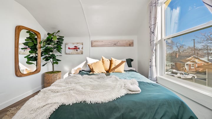 2nd Bedroom, Queen Bed, Wall Mirror, Large Plant