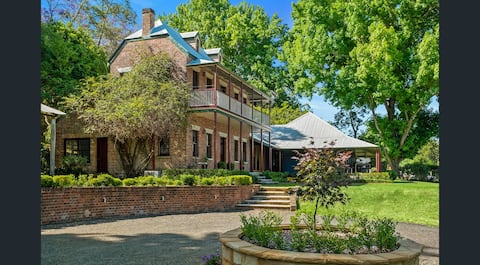 Idyllic Waterfront Retreat
