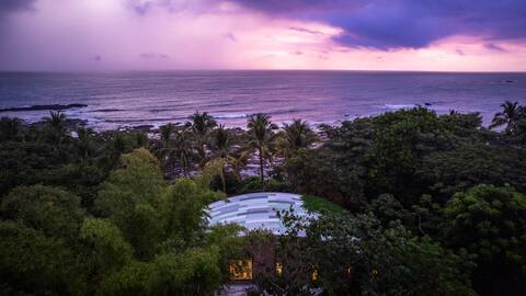 Magnificent Oceanfront Luxury Villa