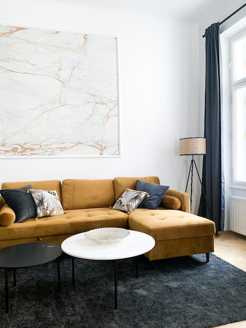 Beliebte Airbnb-Anzeige: Stillvolles Apartment (Balkon) in Wieden