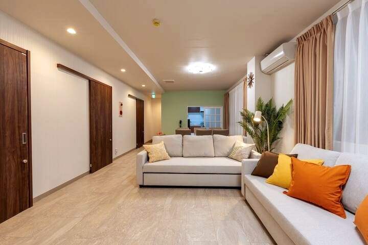 TX浅草駅1分!空港直通バス!100㎡!エレベーターあり!浅草寺、道具街がすぐ近く!