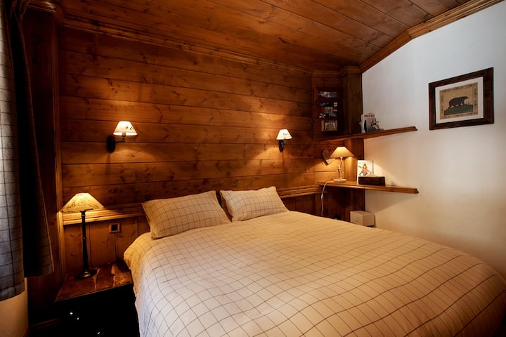 Izba Caribou je možné pripraviť v jednej manželskej posteli alebo dvoch samostatných lôžkach v závislosti od vášho výberu.