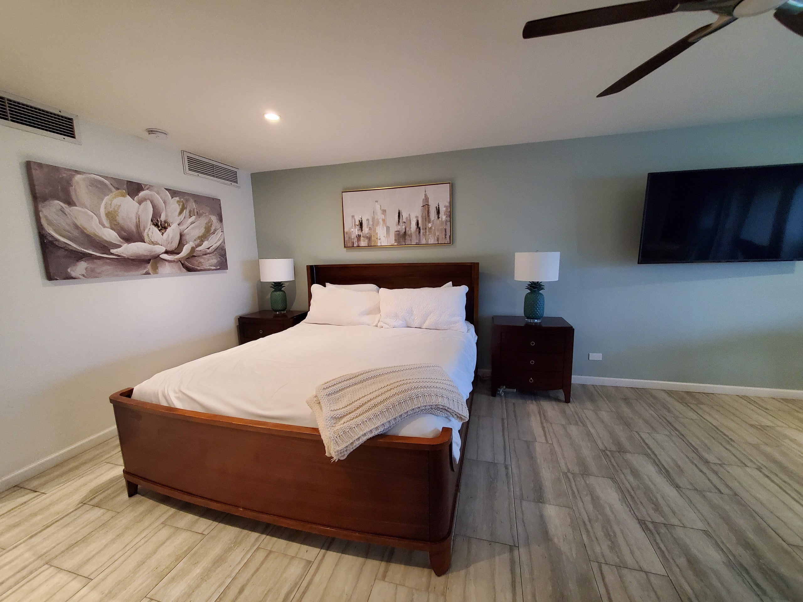 Condo in Lahaina · ★5.0 · Studio · 2 beds · 1 bath - Image 1