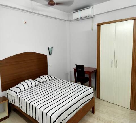 Deluxe Room / Aashrey Bed and Breakfast
