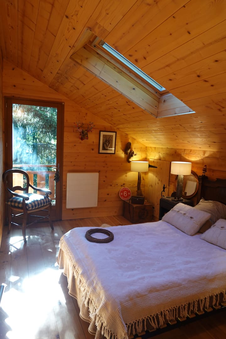 2. poschodie > spálňa 3 otvorená na balkón
1 lit a 140 