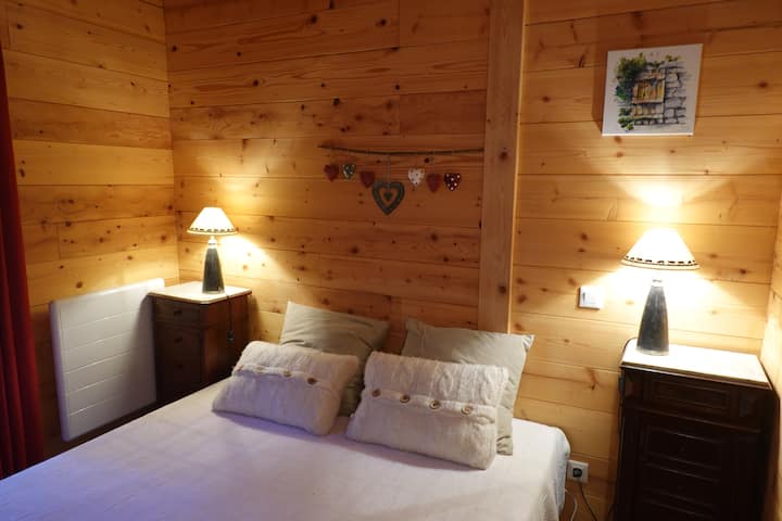 1. poschodie > spálňa 1
1 osvetlená 160