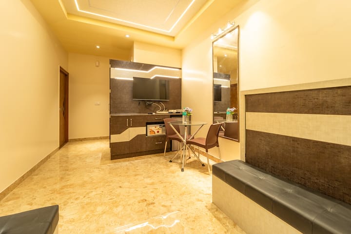 12 Bedroom House W Pool - Bangalore