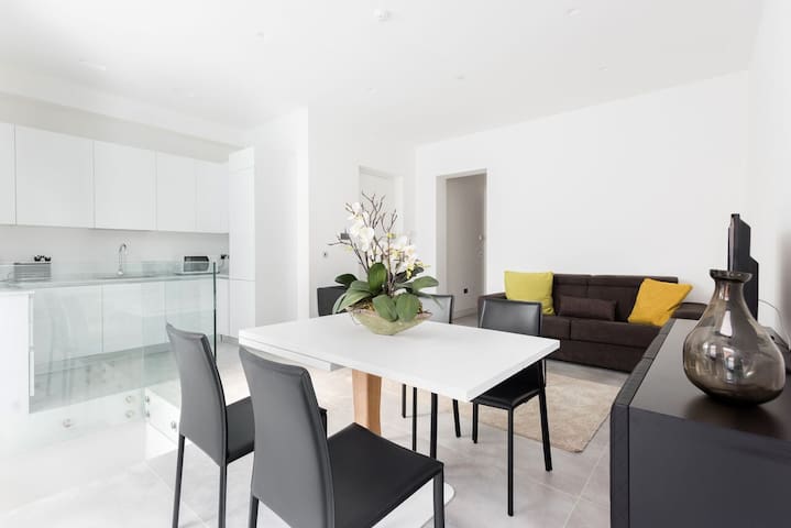 Riverside Elegance 3 Bed near Trafalgar Sq