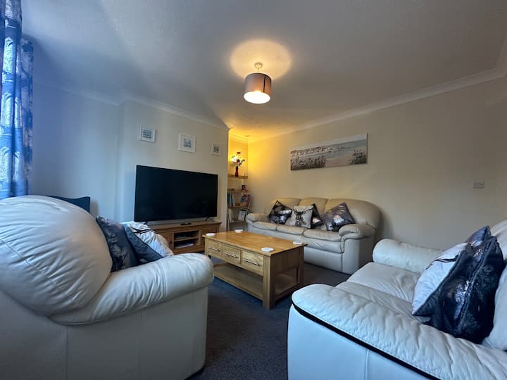 Spacious 5 Bedroom House In Prestatyn, North Wales - Prestatyn