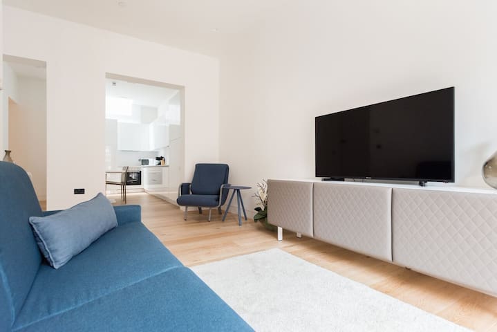 Spectacular 2 Bedroom in Trafalgar Sq