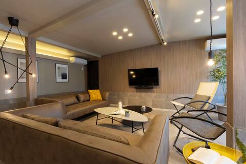 5LDK Up to 11 guests can stay spacious living room Free parking