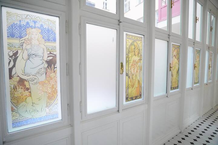 NEW! Mucha 3BDR Flat in HEART of the City Center gallery image 3