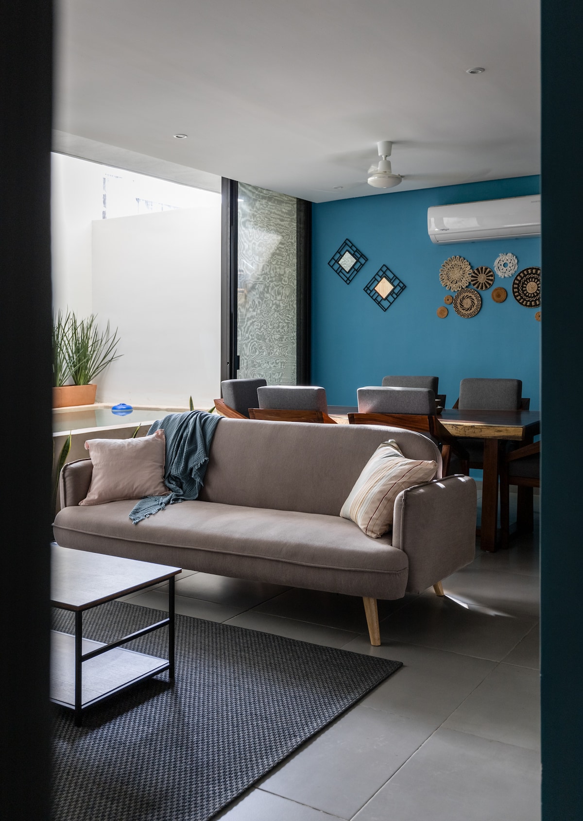 Anuncio de Airbnb popular: TownHouse - Baby Friendly + Extra Surveillance en Buenavista