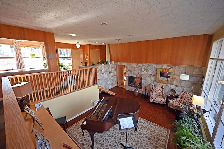 Mid-century Modern Charmer - Waukesha, WI