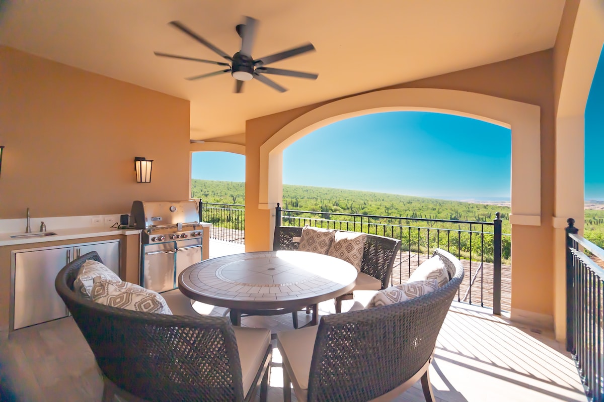 Top Airbnb: Amazing Sunset Ocean Views 3BR 10Min Cabo Downtown en Cabo San Lucas