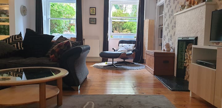 West End Garden Flat With Secure Parking - Glasgow