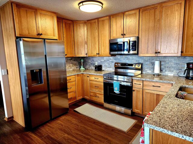 Big Marine Lakeside Retreat gallery image 4