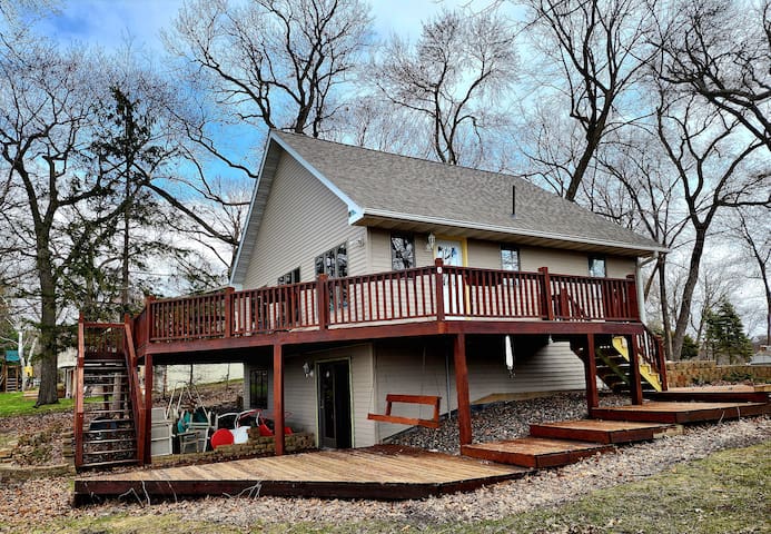 Big Marine Lakeside Retreat