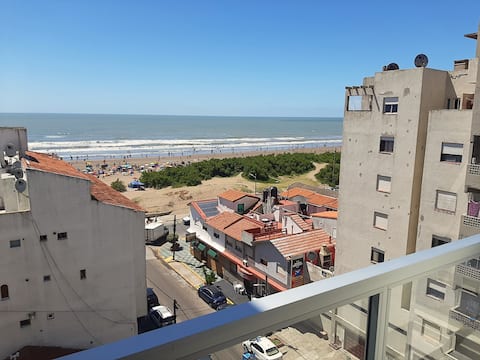 Top Airbnb: Brand new apartment with ocean views! en Partido De La Costa