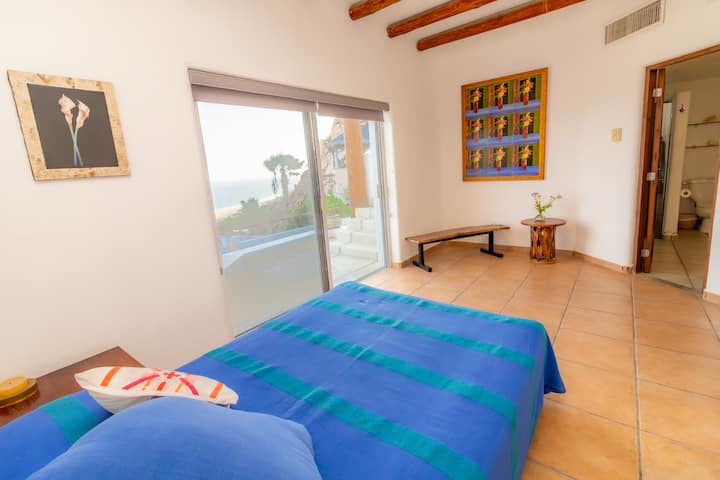 غرفة نوم ثالثة بإطلالة على المحيط