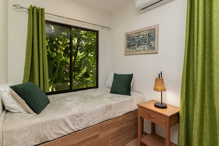 malá posteľ v 2. spálni