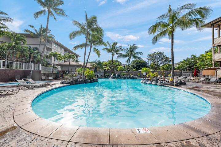 Two Condos 1/4 mile to Kam 1 Beach | Pool Hot Tub gallery image 5