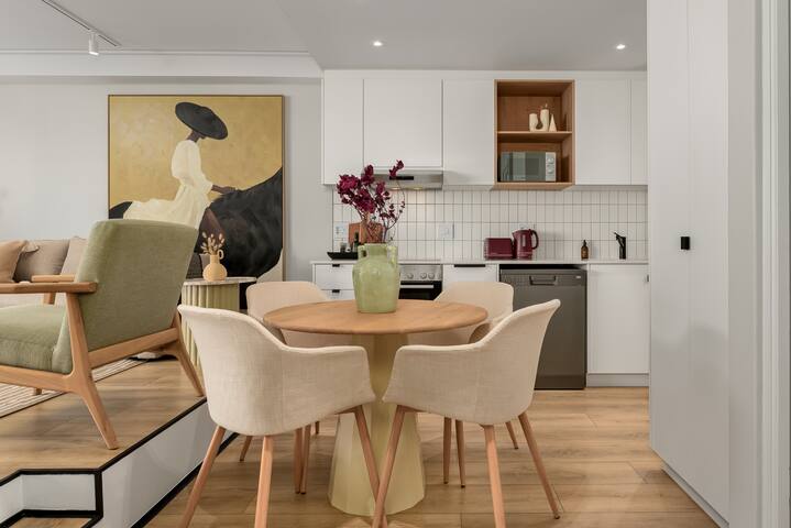 Designer Apartment in New Development in Sea Point gallery image 3