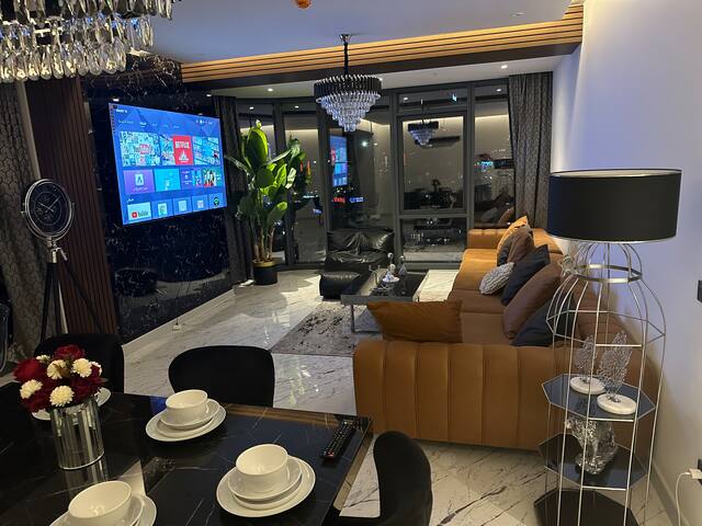 Most lavish apt 40+ Floor skyviwe ist #90 gallery image 2