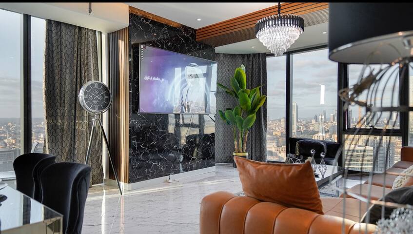 Most lavish apt 40+ Floor skyviwe ist #90
