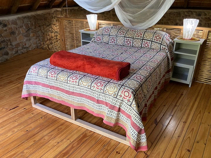 Pure cotton linen and a feather duvet for warm winter nights and a cool cotton quilt for hot summer nights!