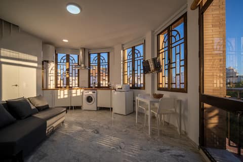 Airbnb con mejor rendimiento: Apartment. Antiguo Palacio Hotel Paris - Dome en Huelva