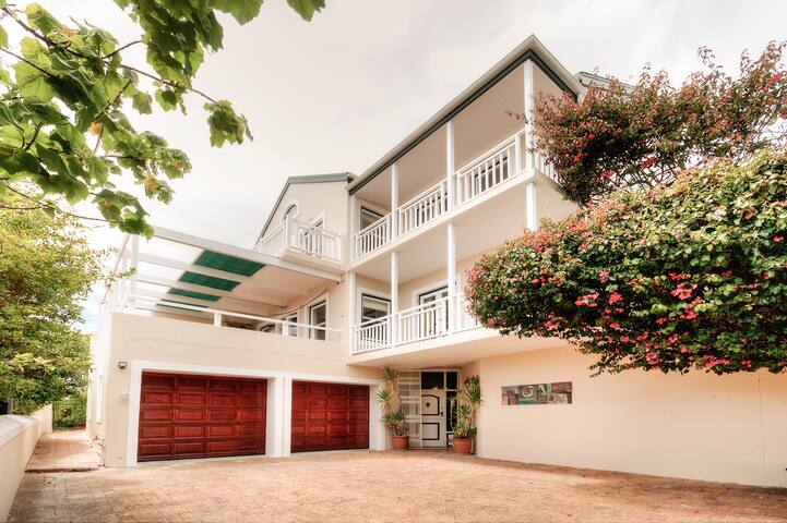 Luxe Retreat in Simons Town with a Pool gallery image 2