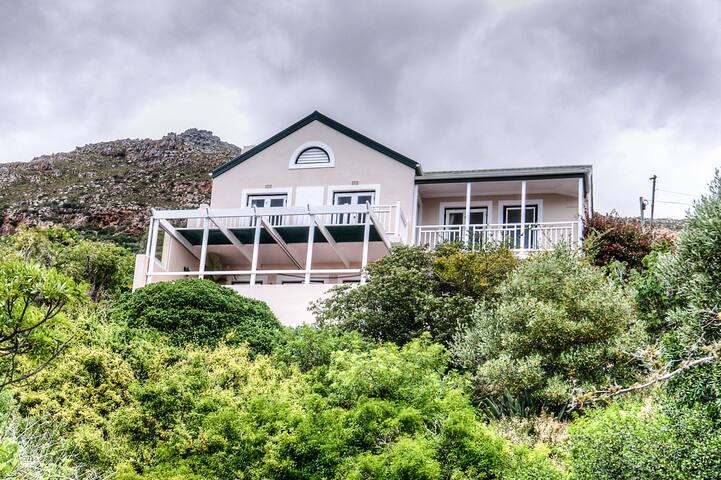 Luxe Retreat in Simons Town with a Pool gallery image 4