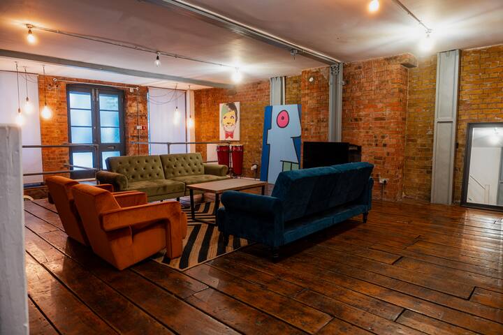 Huge Shoreditch Warehouse! Sleeps up to 12! gallery image 3