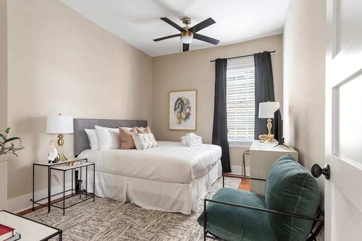 Chumba #2 cha 2: Kitanda cha King + TV 