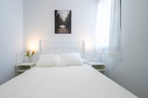 Successful Airbnb property: Apartment. Former Palais Hotel Paris - 6A1 in Huelva